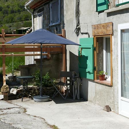 Les Bois Rouges Panzió La Rochegiron Kültér fotó