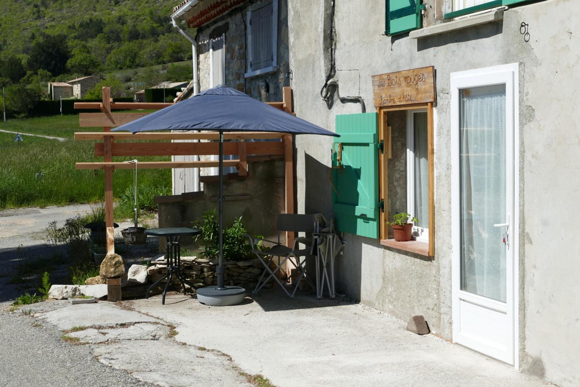 Les Bois Rouges Panzió La Rochegiron Kültér fotó